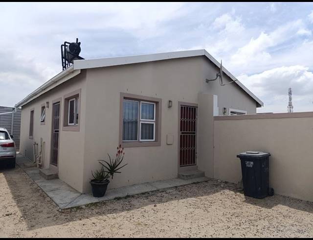 2 BEDROOM PROPERTY TO RENT IN MALIBU VILLAGE